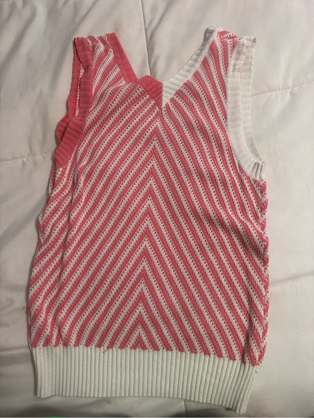 Amazon Pink & White Chevron Knit V-Neck Tank Top